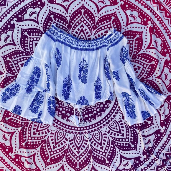 Tops - Gorgeous Blue & White Boutique Crop Top